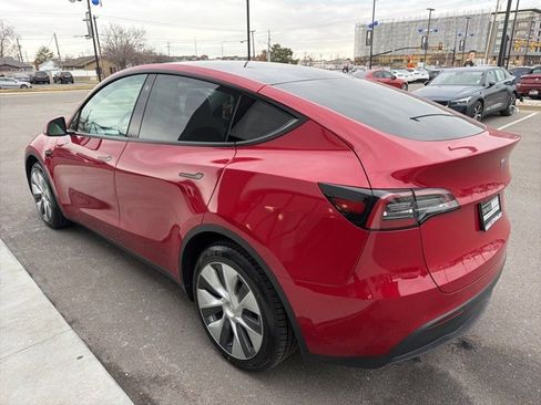 Used 2021 Tesla Model Y Long Range image 5