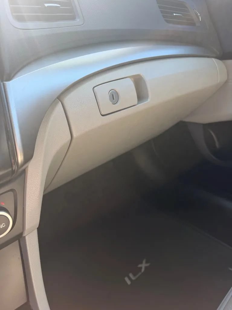 Used 2018 Acura ILX FWD image 18