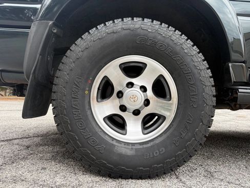 Used 1993 Toyota Land Cruiser Base AWD 4dr SUV image 28