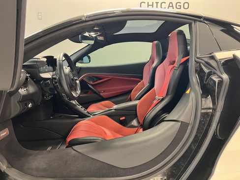 Used 2024 McLaren 750S Spider image 30