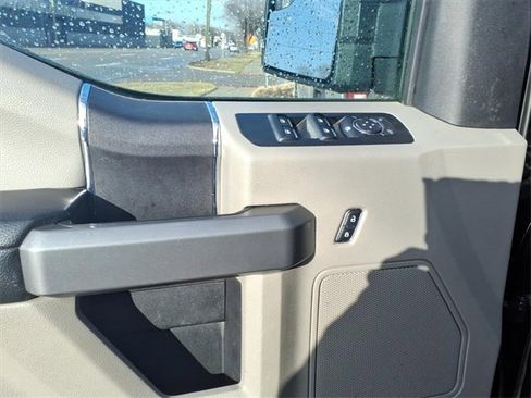 Used 2018 Ford F150 XLT image 8