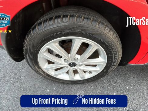 Used 2017 Kia Soul + FWD image 47