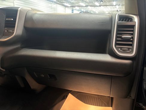 Used 2020 RAM 1500 Big Horn AWD/4WD image 30