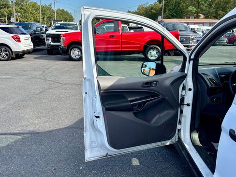 Used 2019 Ford Transit Connect XL image 15