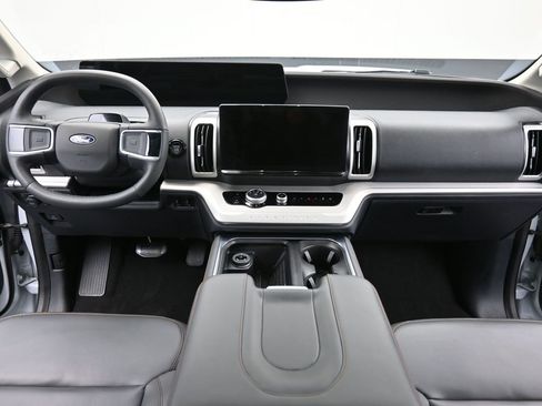 Certified 2025 Ford Expedition Max Active image 16