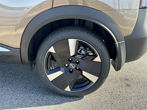 New 2026 Nissan Kicks SR image 14