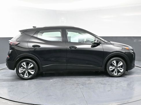 Used 2023 Chevrolet Bolt EUV LT w/ Convenience Package image 8