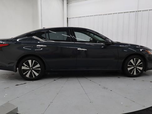 Used 2022 Nissan Altima 2.5 SL image 2