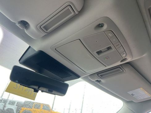 Used 2021 Nissan Armada Platinum image 23