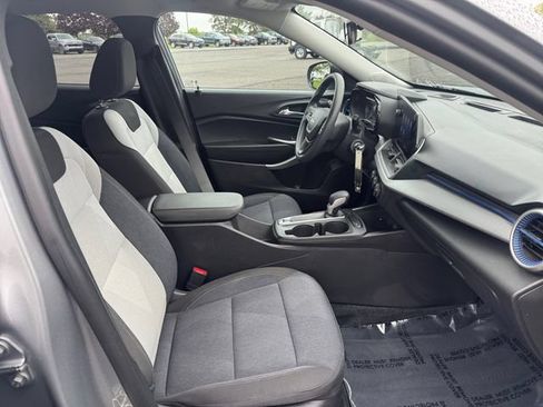 Used 2024 Chevrolet Trax LS FWD image 17