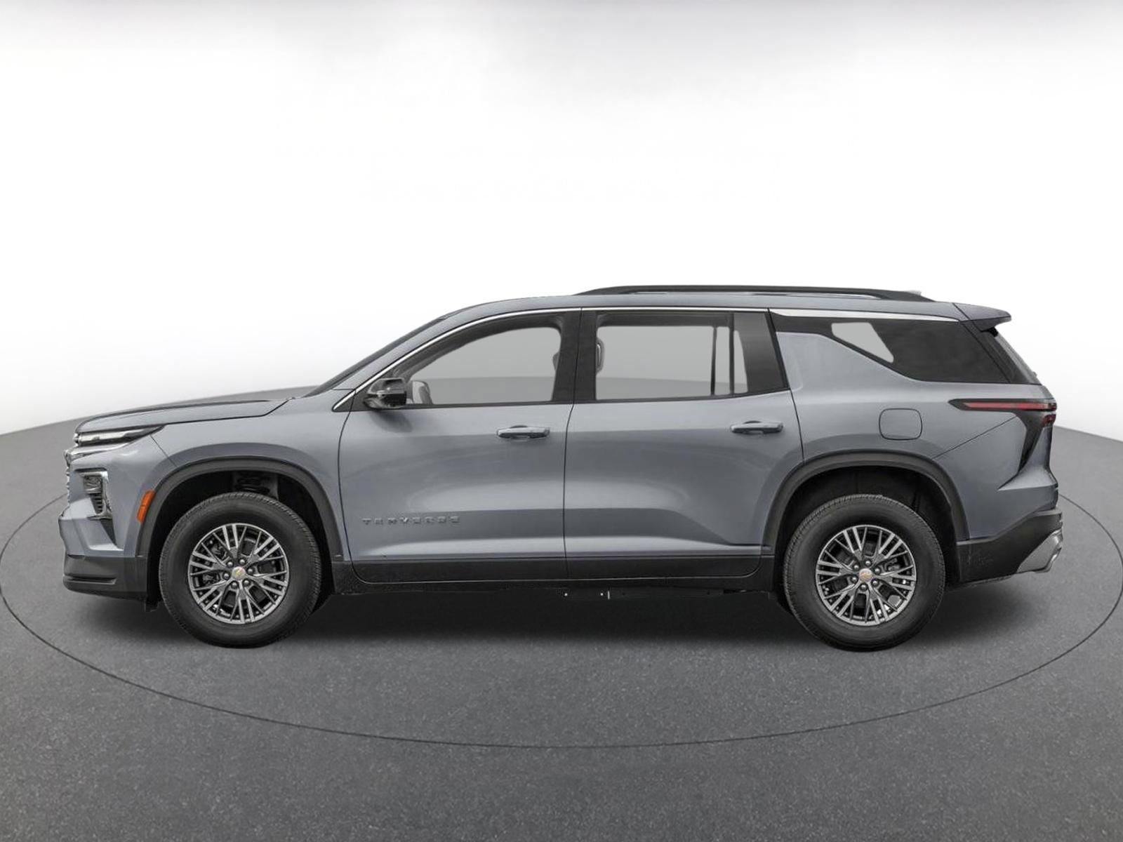 Used 2025 Chevrolet Traverse LT AWD/4WD image 3