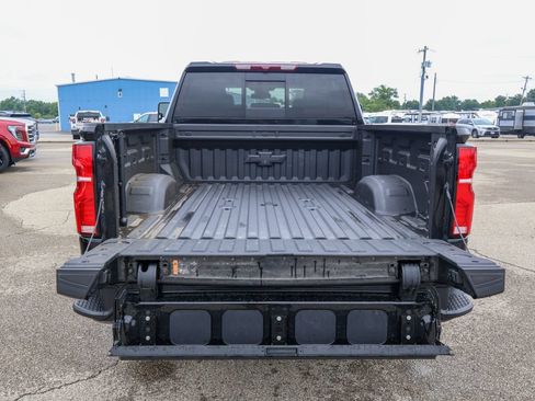Used 2025 Chevrolet Silverado 2500 LTZ w/ Trail Boss Package AWD/4WD image 5