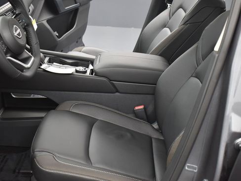 Certified 2025 Nissan Pathfinder SL w/ SL Premium Package image 14