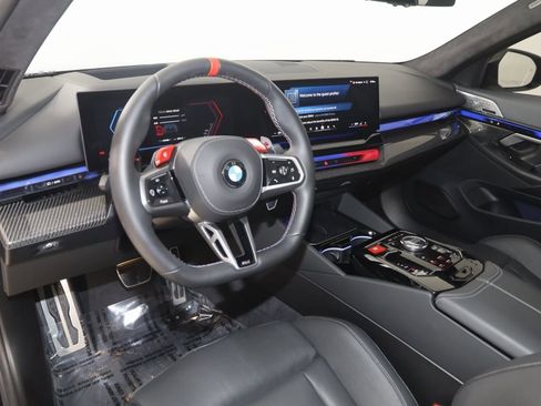 Used 2025 BMW M5 w/ Executive Package image 44