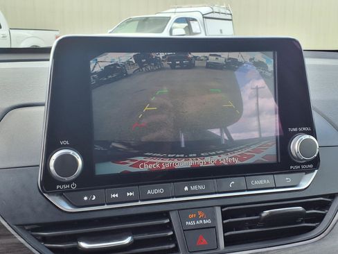 Used 2025 Nissan Altima 2.5 SV image 15