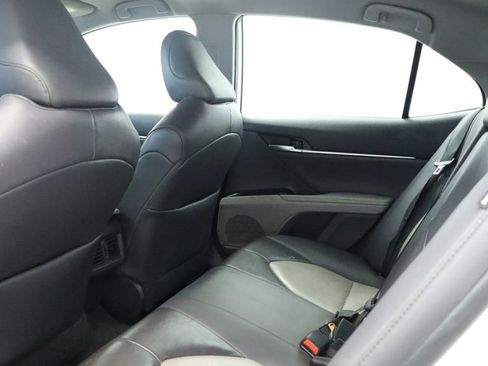 Used 2020 Toyota Camry XLE image 17