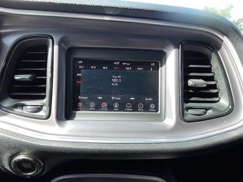 Used 2019 Dodge Challenger SXT w/ Blacktop Package RWD image 21