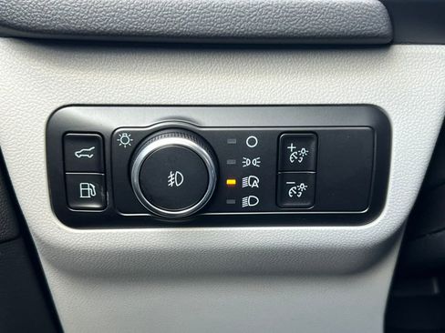 New 2024 Ford Escape SE w/ PHEV Premium Package FWD image 19