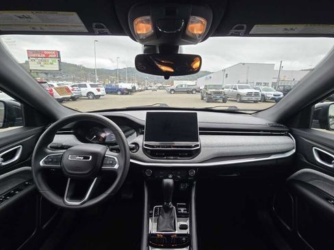 Used 2023 Jeep Compass Sport image 15