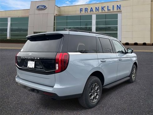 New 2025 Ford Expedition Active image 7