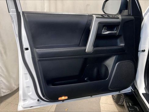 Used 2024 Toyota 4Runner SR5 Premium image 9