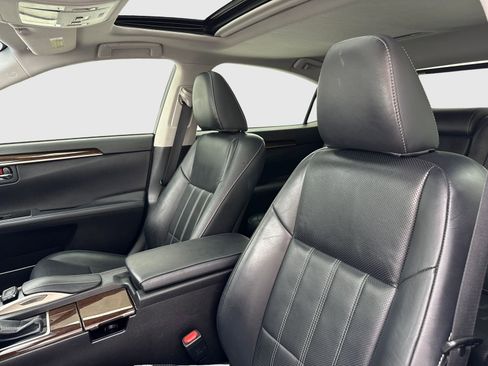 Used 2018 Lexus ES 350 w/ Luxury Package w/Wood Trim FWD image 15