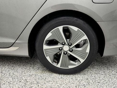 Used 2018 Hyundai Sonata Limited image 9