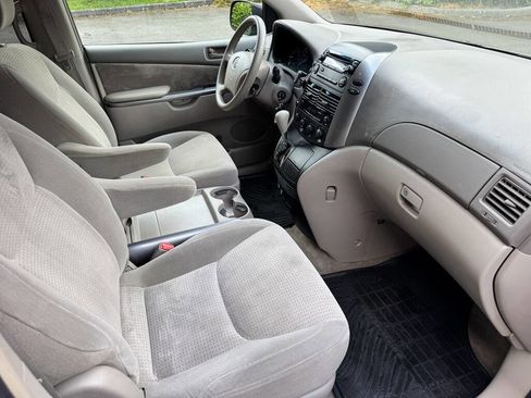 Used 2007 Toyota Sienna CE FWD image 17