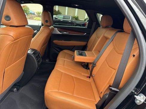 Used 2025 Cadillac XT5 Premium Luxury image 38