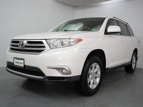 Used 2013 Toyota Highlander SE image 3