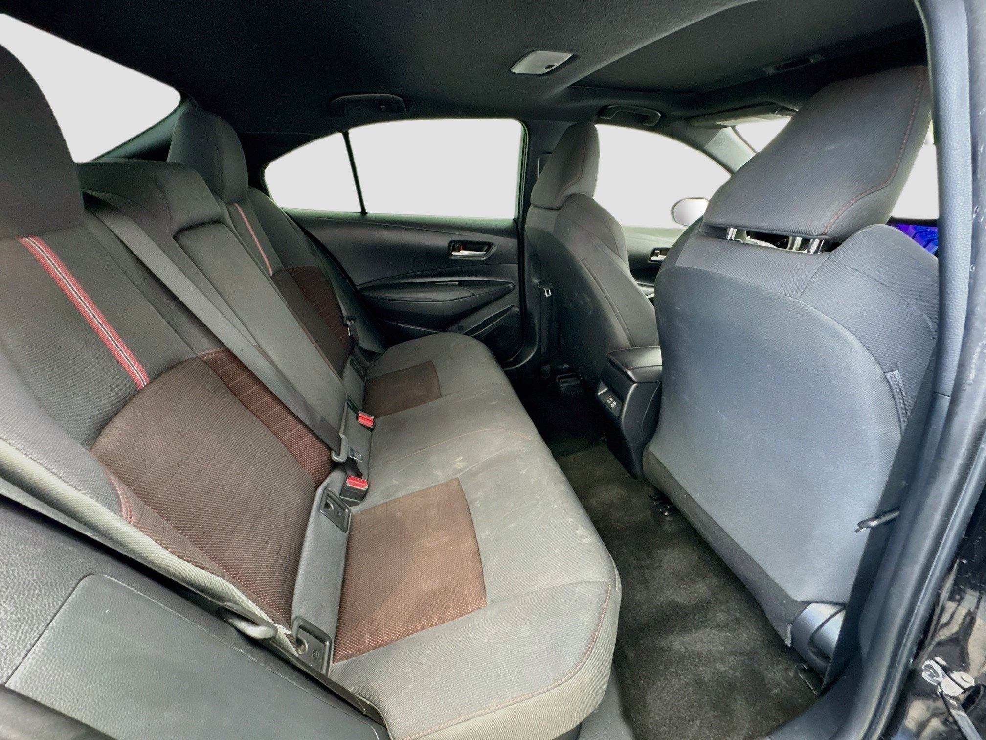 Used 2023 Toyota Corolla SE w/ SE Package FWD image 19