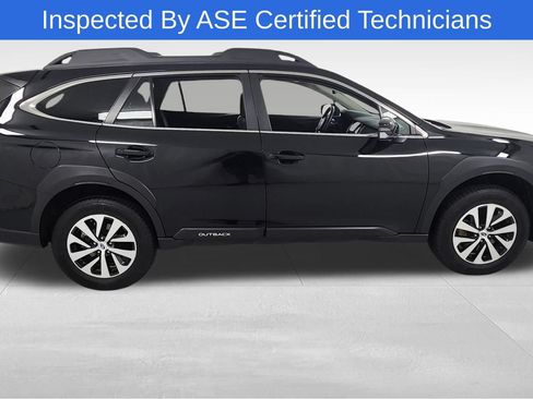 Used 2024 Subaru Outback Premium AWD/4WD image 2