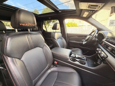 Used 2025 Honda Pilot TrailSport image 27