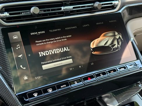 New 2025 Aston Martin Vanquish image 35