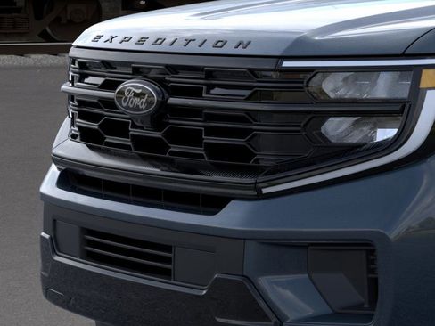 New 2026 Ford Expedition Max Platinum image 17