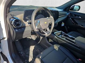 New 2026 Chevrolet Equinox LT w/ Convenience Package II video 3