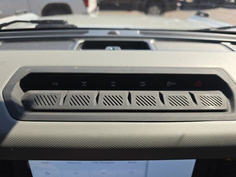 Used 2023 Ford Bronco Badlands w/ Sasquatch Package AWD/4WD image 33