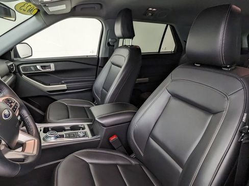 Certified 2023 Ford Explorer XLT w/ Equipment Group 202A AWD/4WD image 2