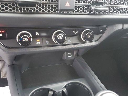 Certified 2025 Honda HR-V Sport image 21