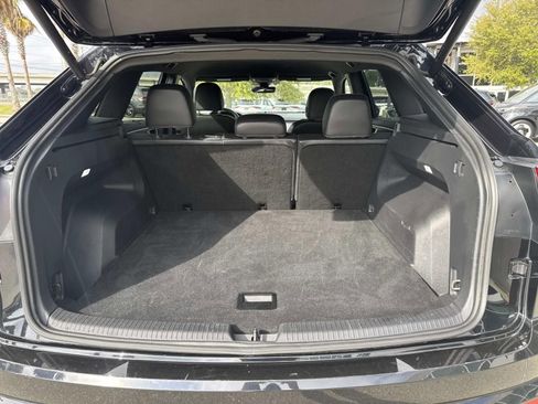 Used 2024 Volkswagen Atlas Cross Sport SE image 8