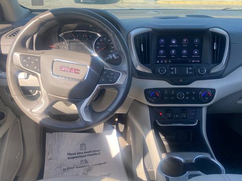 Used 2020 GMC Terrain Denali w/ Denali Premium Package FWD image 8