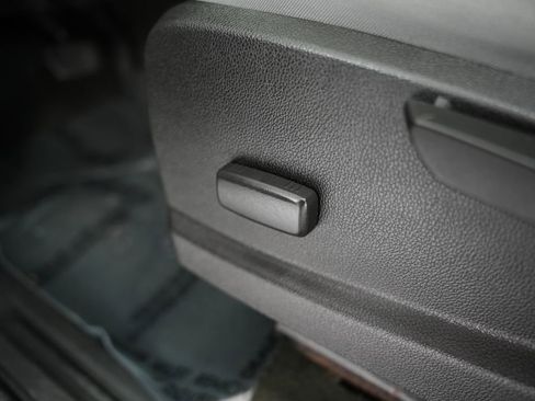 Used 2017 GMC Canyon 2WD Crew Cab w/ Convenience Package image 38