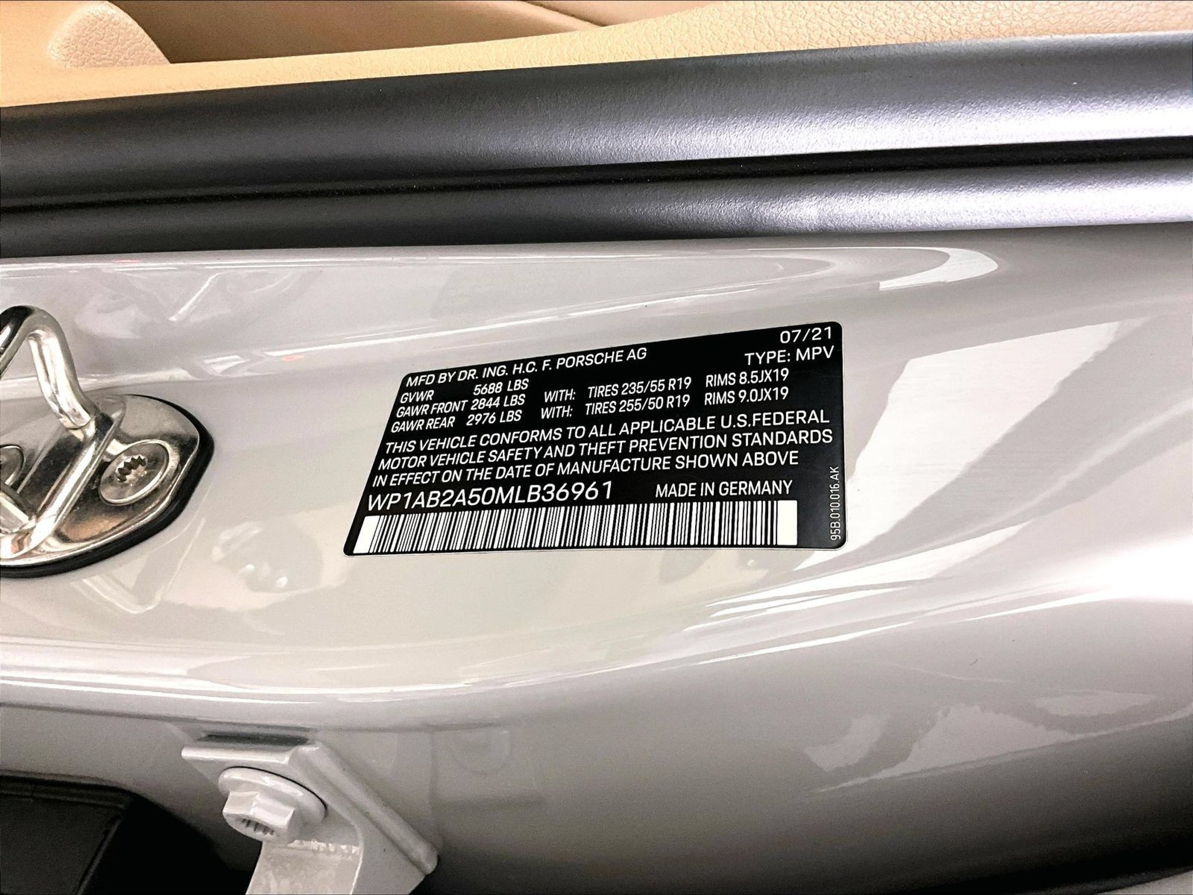 Certified 2021 Porsche Macan S AWD/4WD image 27