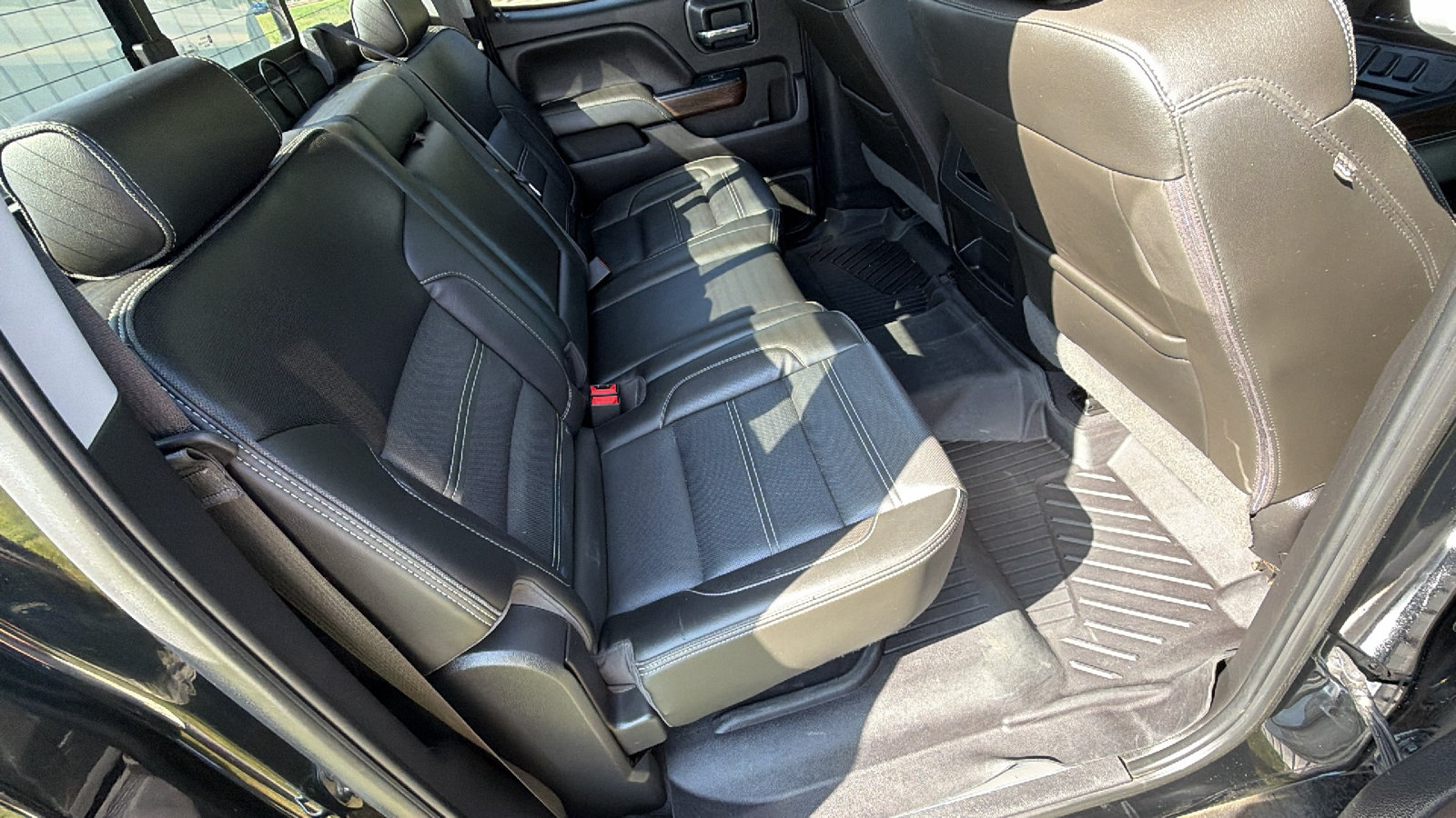 Used 2019 GMC Sierra 3500 Denali w/ Duramax Plus Package AWD/4WD image 18