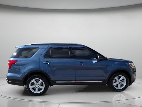 Certified 2018 Ford Explorer XLT w/ Equipment Group 202A image 32