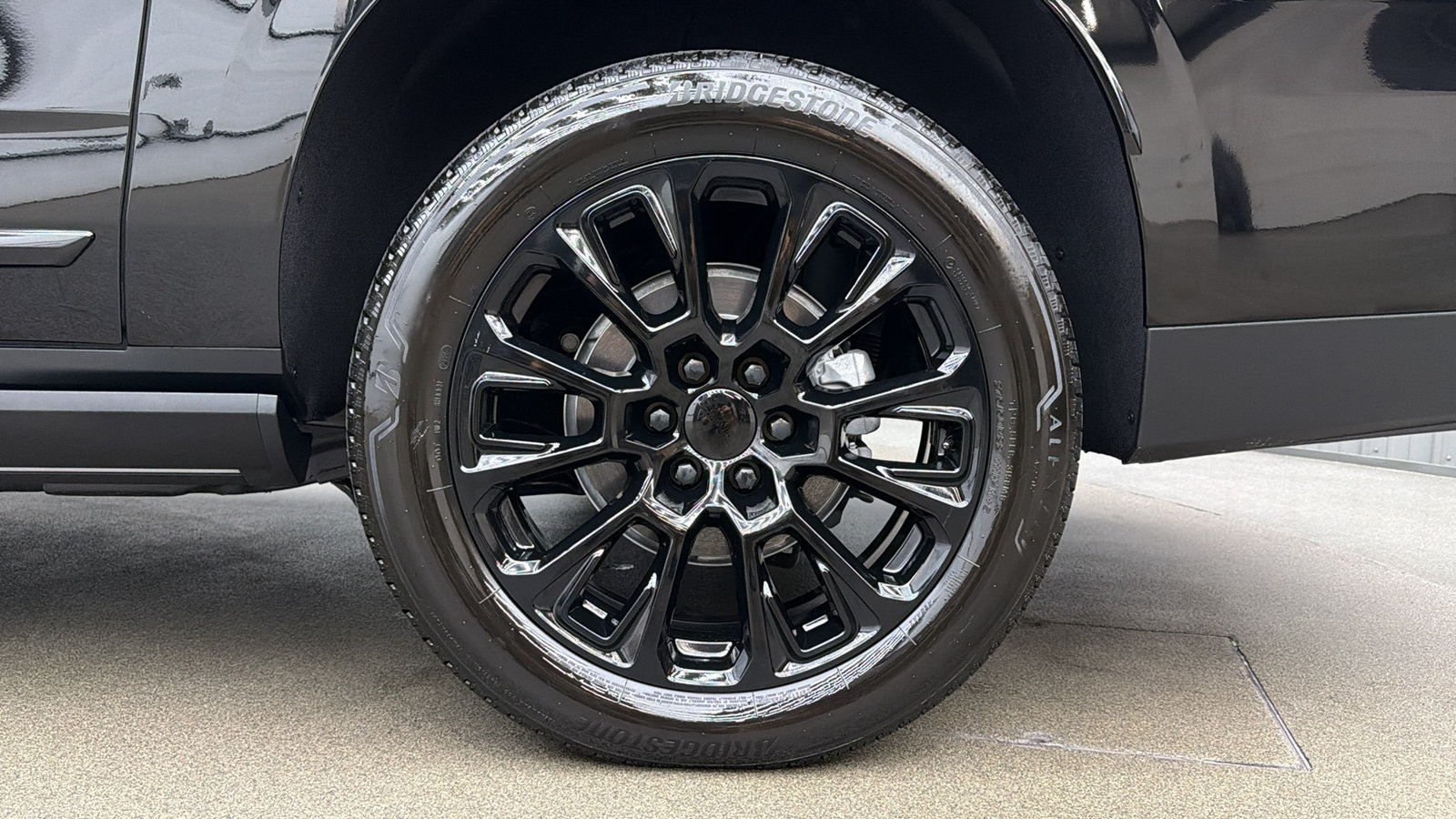 Used 2026 GMC Yukon XL Denali Ultimate w/ LPO, Floor Liner Package AWD/4WD image 12