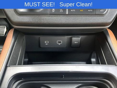 Used 2023 Land Rover Defender 110 X image 32