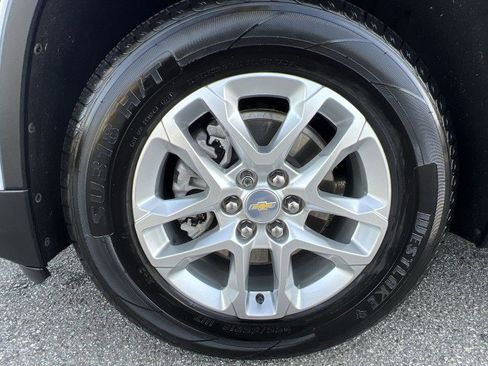 Used 2022 Chevrolet Traverse LS image 32
