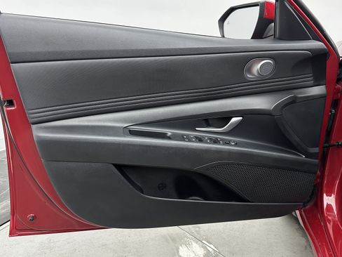 Used 2023 Hyundai Elantra SEL w/ Convenience Package image 10