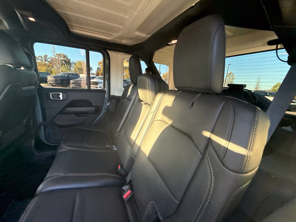Used 2024 Jeep Wrangler Unlimited Sahara w/ Safety Group AWD/4WD image 16